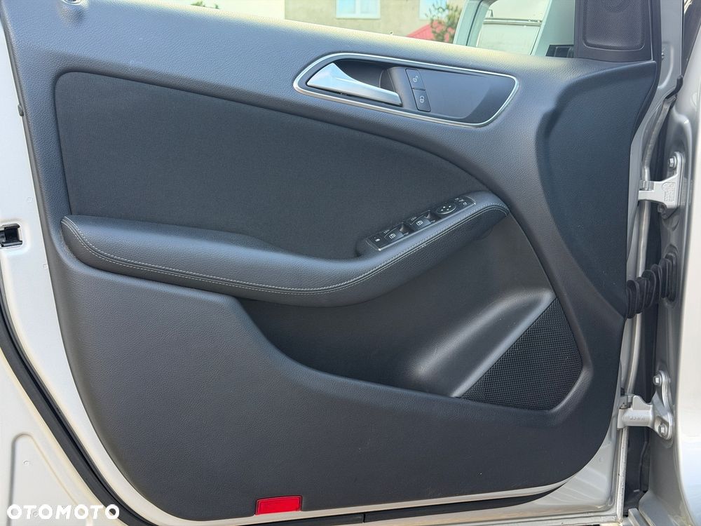 Mercedes-Benz Klasa B 180 7G-DCT Style - 21
