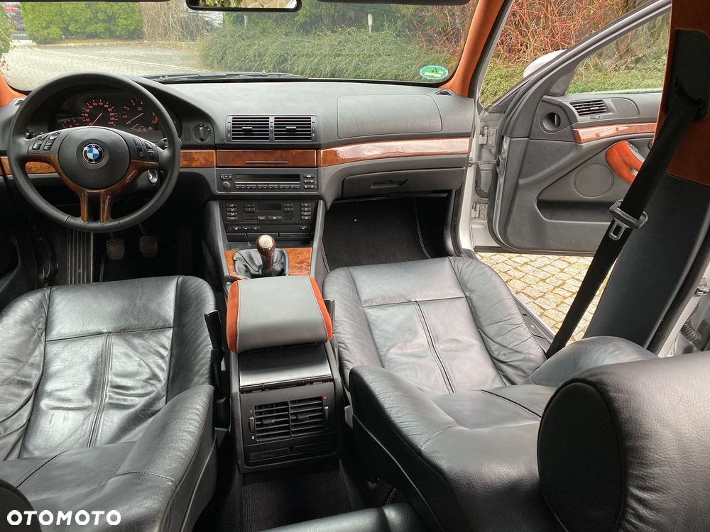 BMW Seria 5 525i - 11