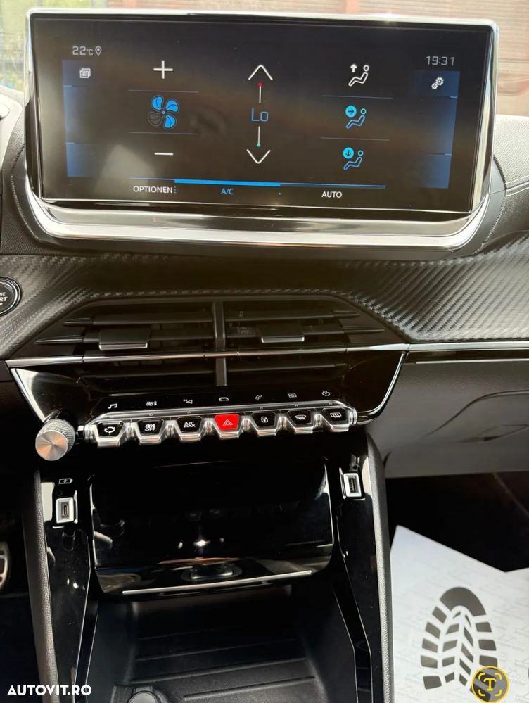 Peugeot 2008 BlueHDi 130 EAT8 GT Pack - 17
