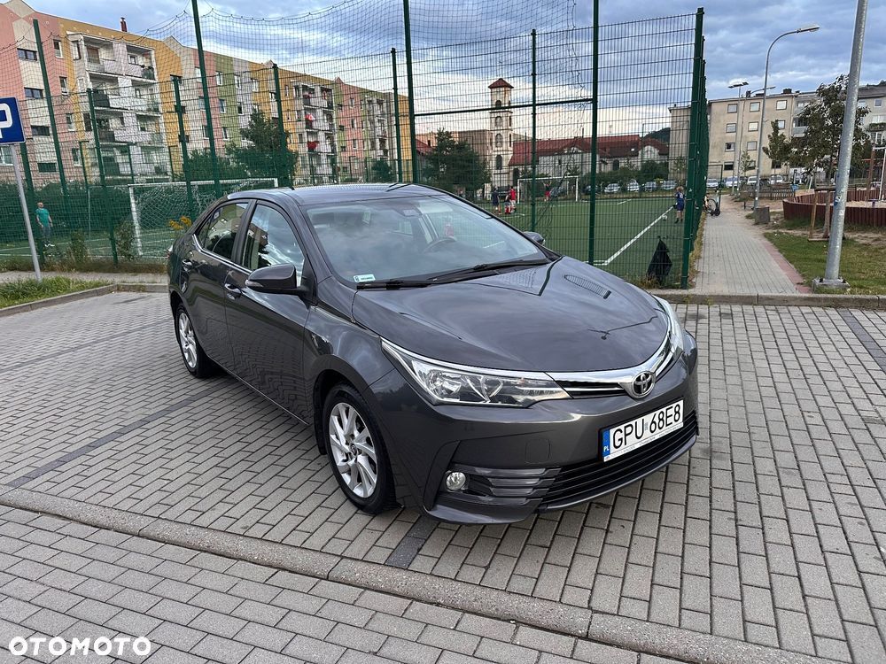 Toyota Corolla 1.6 Classic Plus - 9