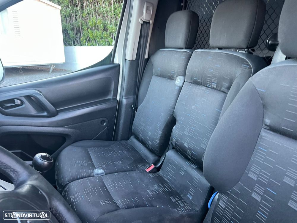 Citroën Berlingo 1.6 HDi 800 3L Longo - 23