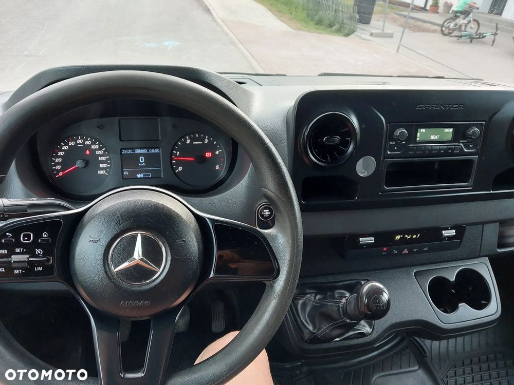 Mercedes-Benz Sprinter - 8