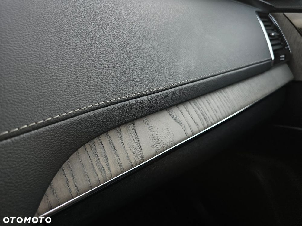 Volvo XC 90 - 33