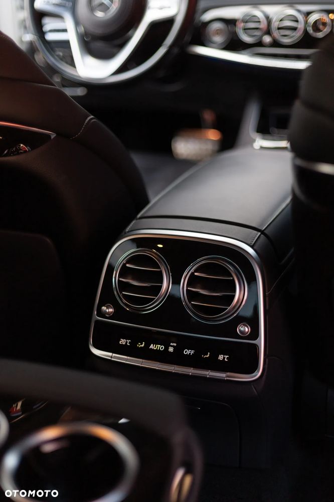 Mercedes-Benz Klasa S 560 L 4Matic 9G-TRONIC - 38