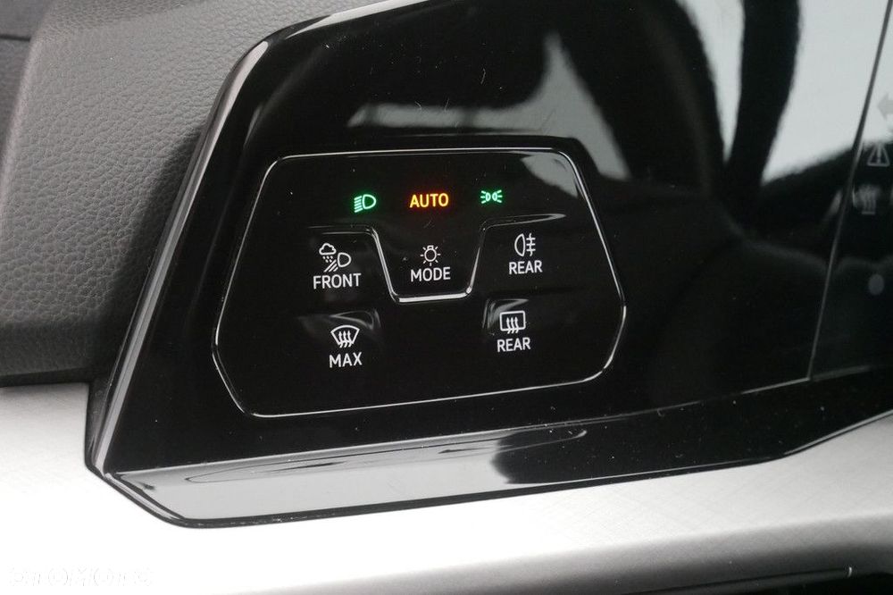 Volkswagen Golf Variant - 23