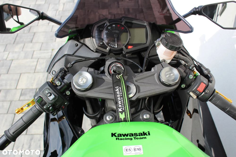 Kawasaki ZXR - 11