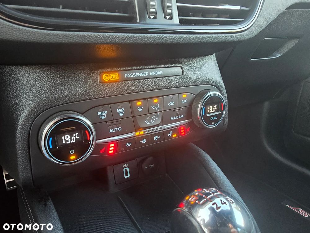 Ford Focus 2.0 EcoBlue ST - 31