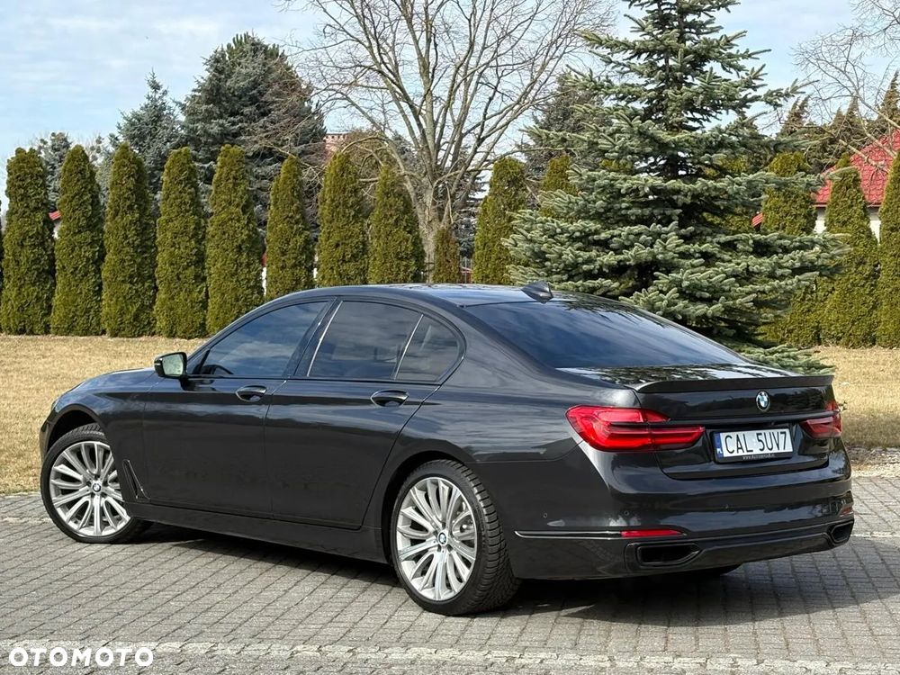 BMW Seria 7 750i - 7