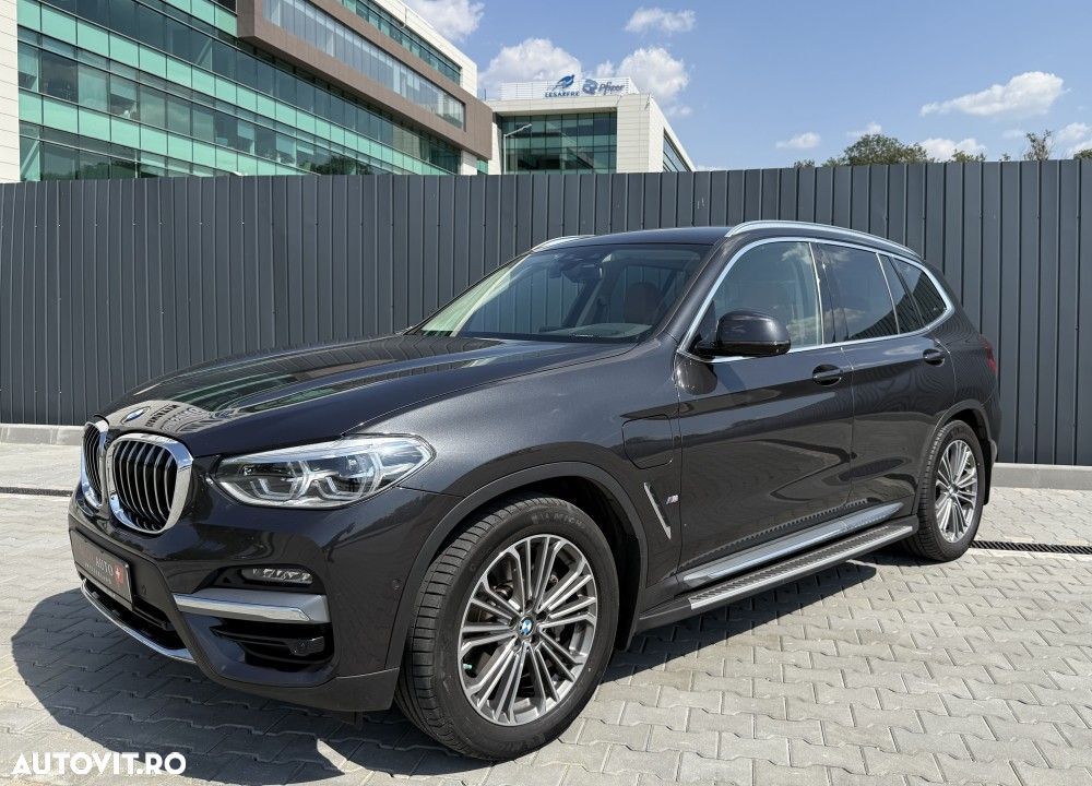 BMW X3 xDrive30e AT PHEV - 8