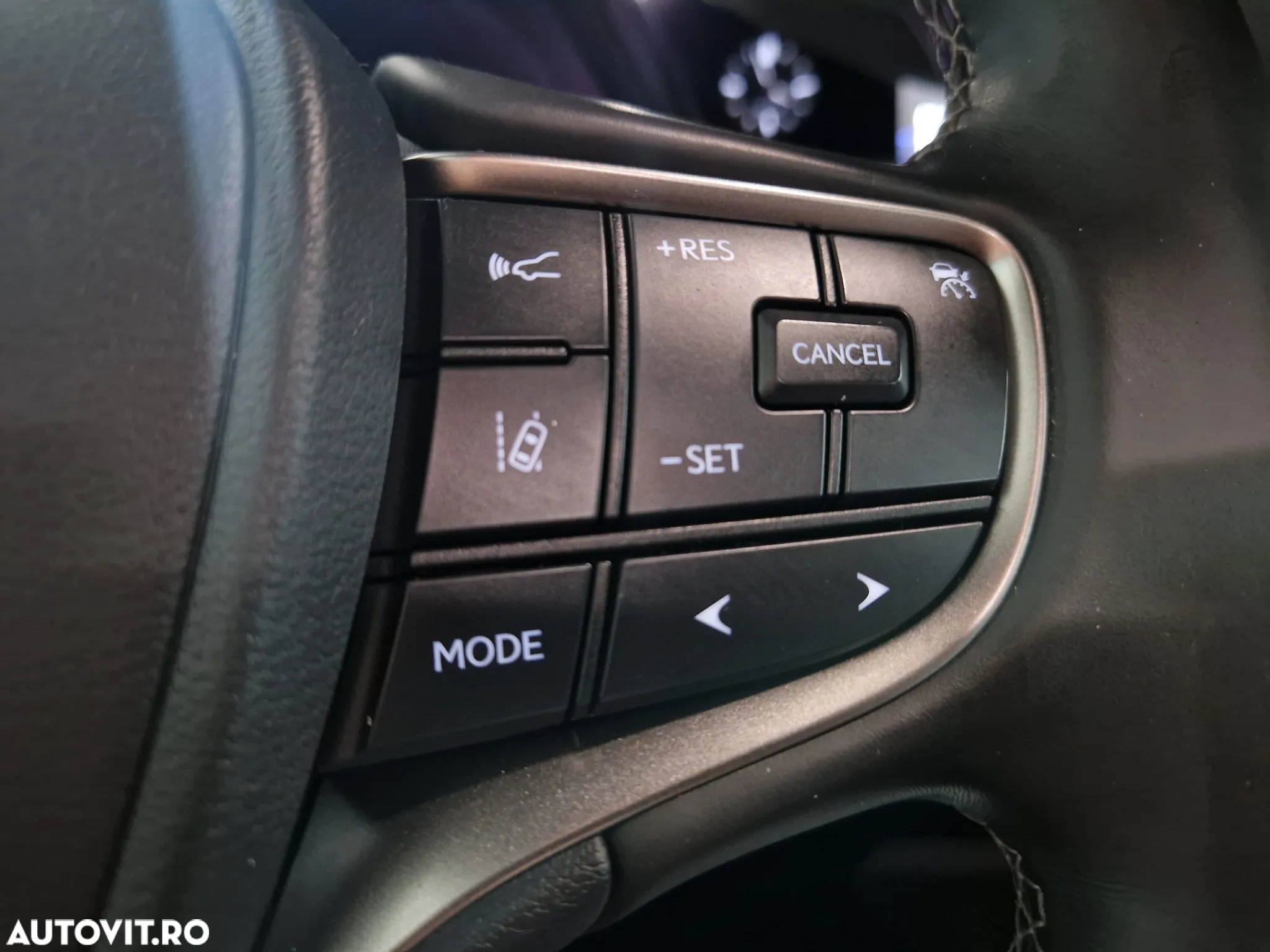 Lexus UX 250h Business Edition - 14