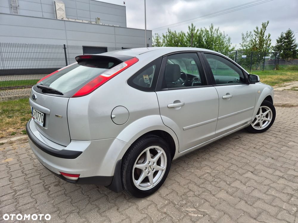 Ford Focus 1.6 TDCi Ambiente - 8