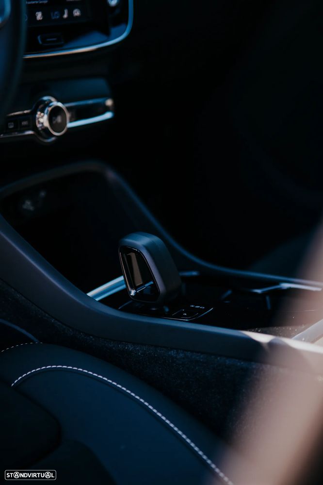 Volvo C40 Recharge Twin Motor Plus - 27