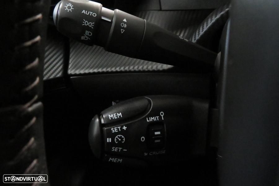 Peugeot 2008 1.2 PureTech Allure Pack - 22
