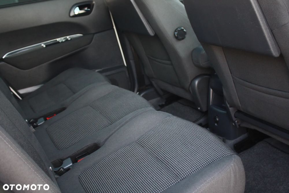 Peugeot 5008 1.6 THP Allure 7os - 30