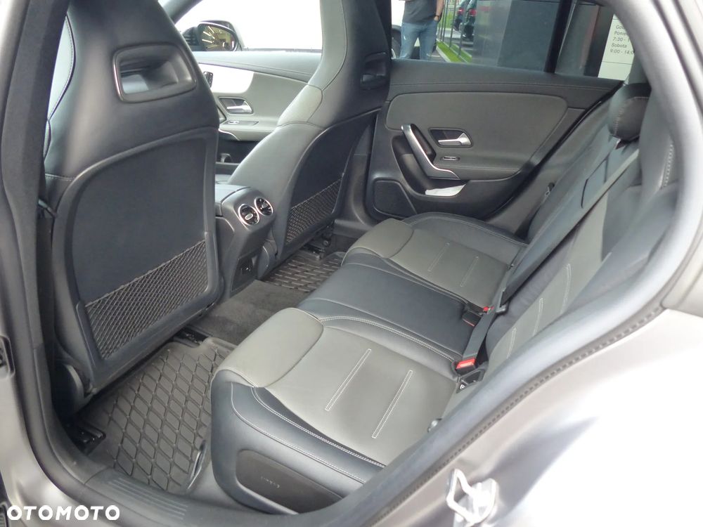Mercedes-Benz CLA AMG 35 4-Matic 7G-DCT - 19
