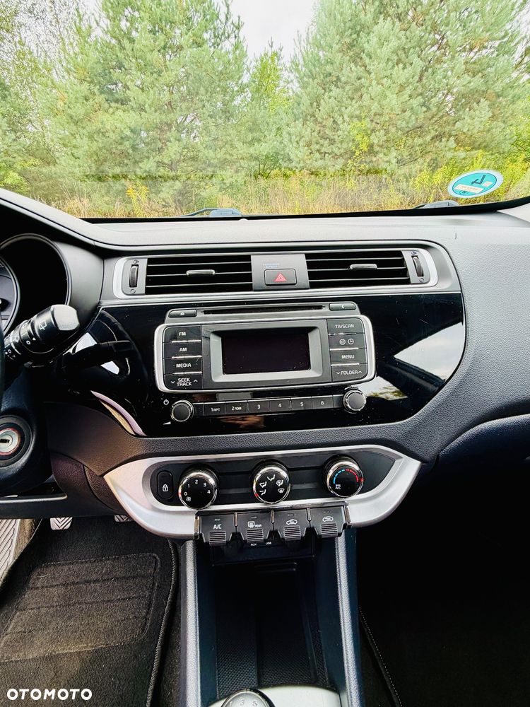 Kia Rio 1.2 Business Line - 28