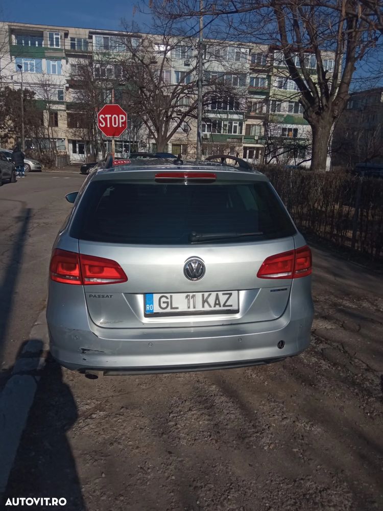 Volkswagen Passat 1.6 TDI DPF BlueMotion Technology Comfortline - 2