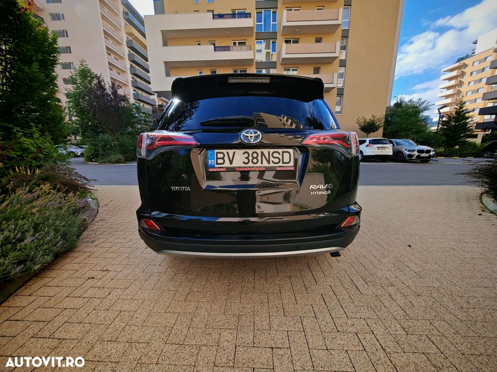 Toyota RAV4 - 6