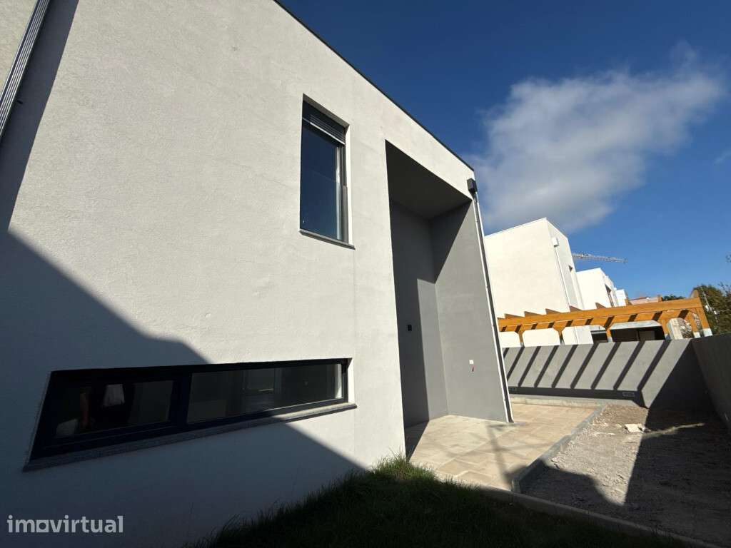 Moradia Geminada M4 com garagem em zona de  Agueda - Grande imagem: 3/19