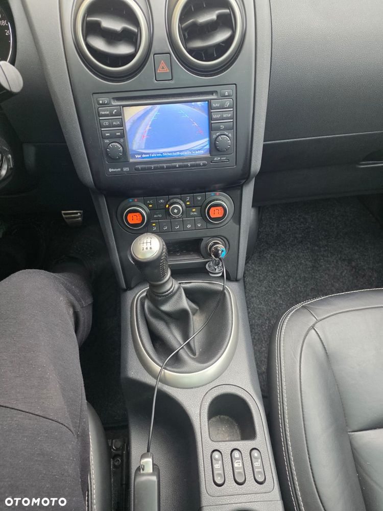 Nissan Qashqai 2.0 dCi DPF tekna - 10