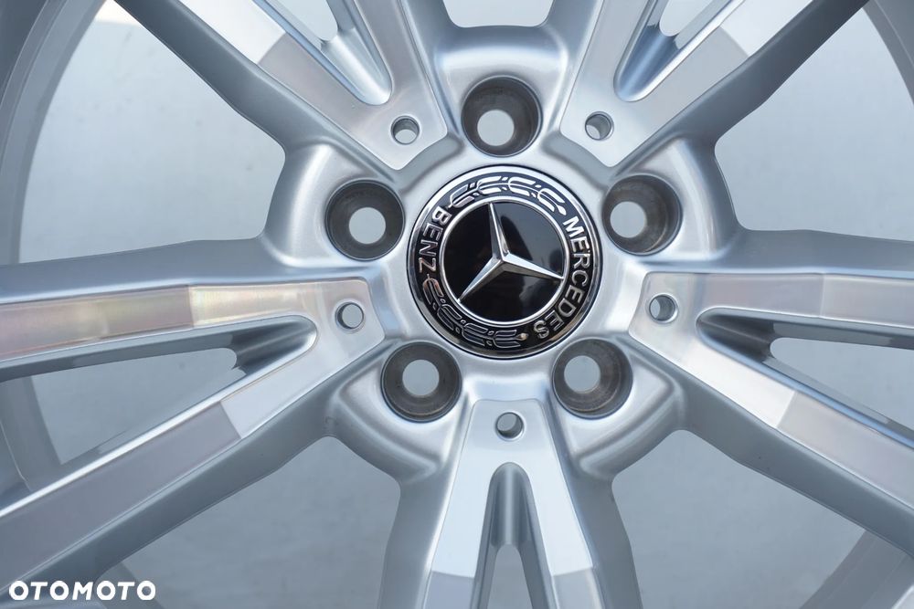 Mercedes 5x112 18 8J et45 W207 - 12