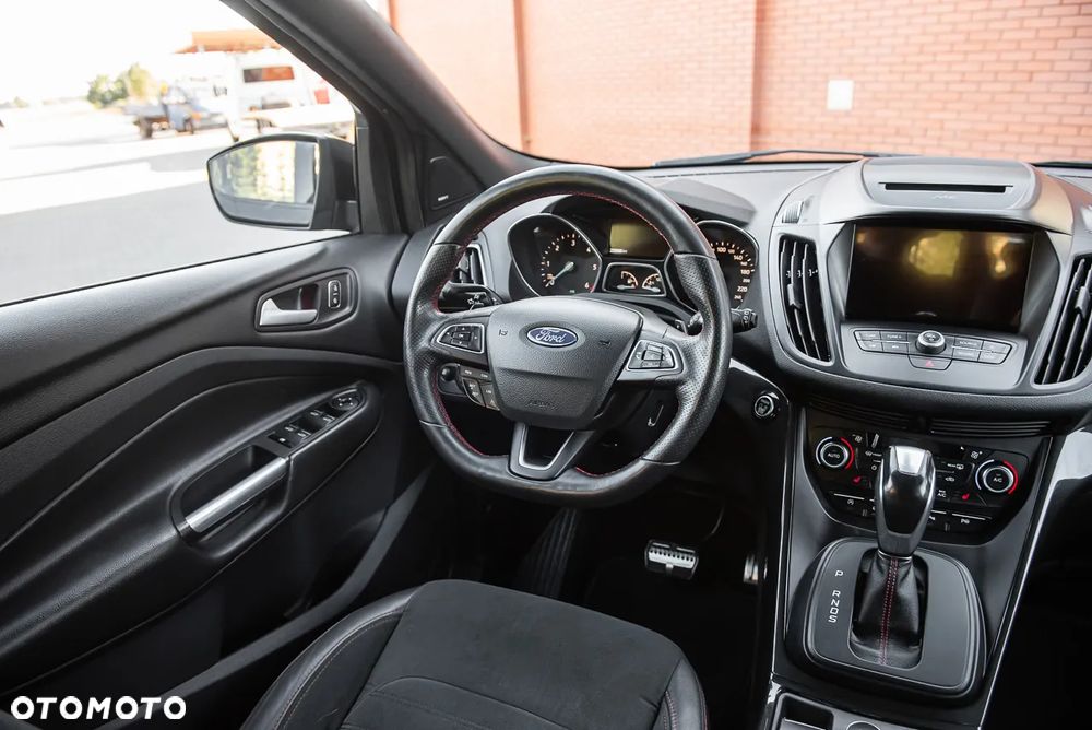 Ford Kuga 2.0 TDCi 4x4 ST-Line - 28