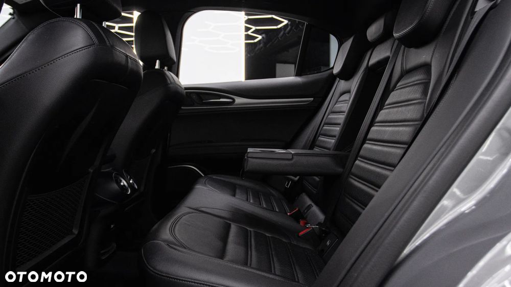 Alfa Romeo Stelvio 2.0 Turbo Veloce Q4 - 21
