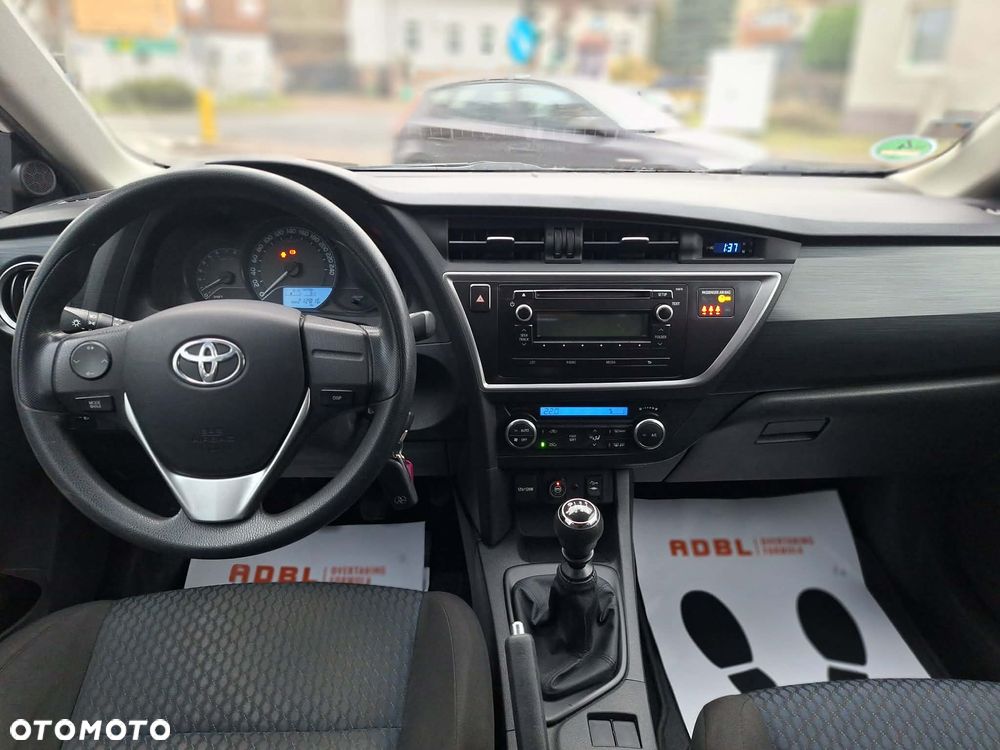 Toyota Auris 1.33 Dual-VVT-i - 18