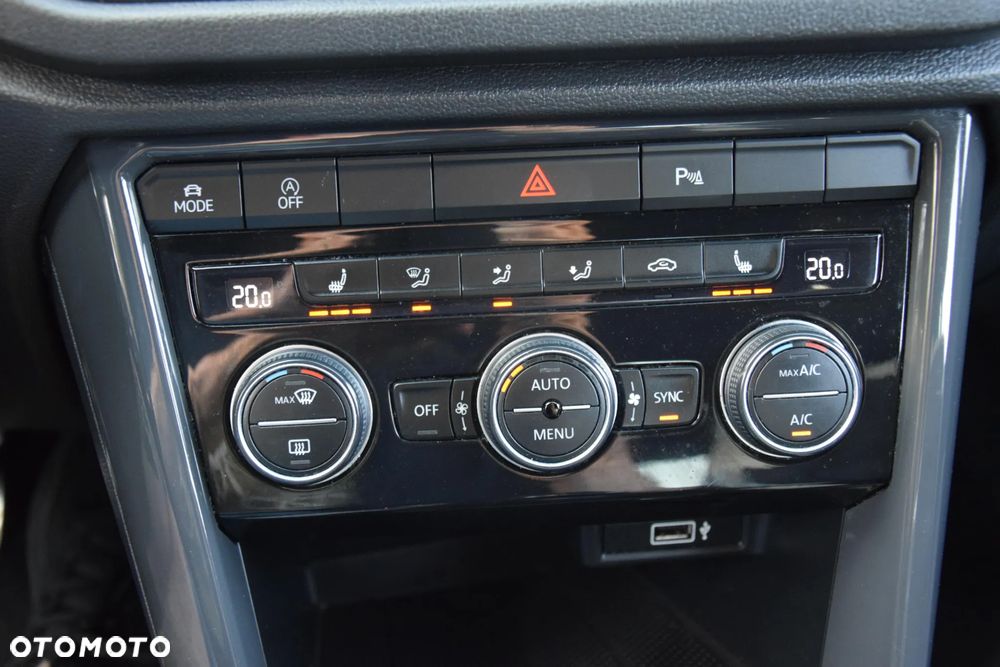 Volkswagen T-Roc 1.5 TSI ACT Premium - 27