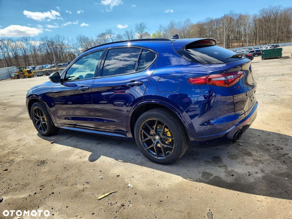 Alfa Romeo Stelvio 2.0 Turbo 16V AT8-Q4 Ti - 3