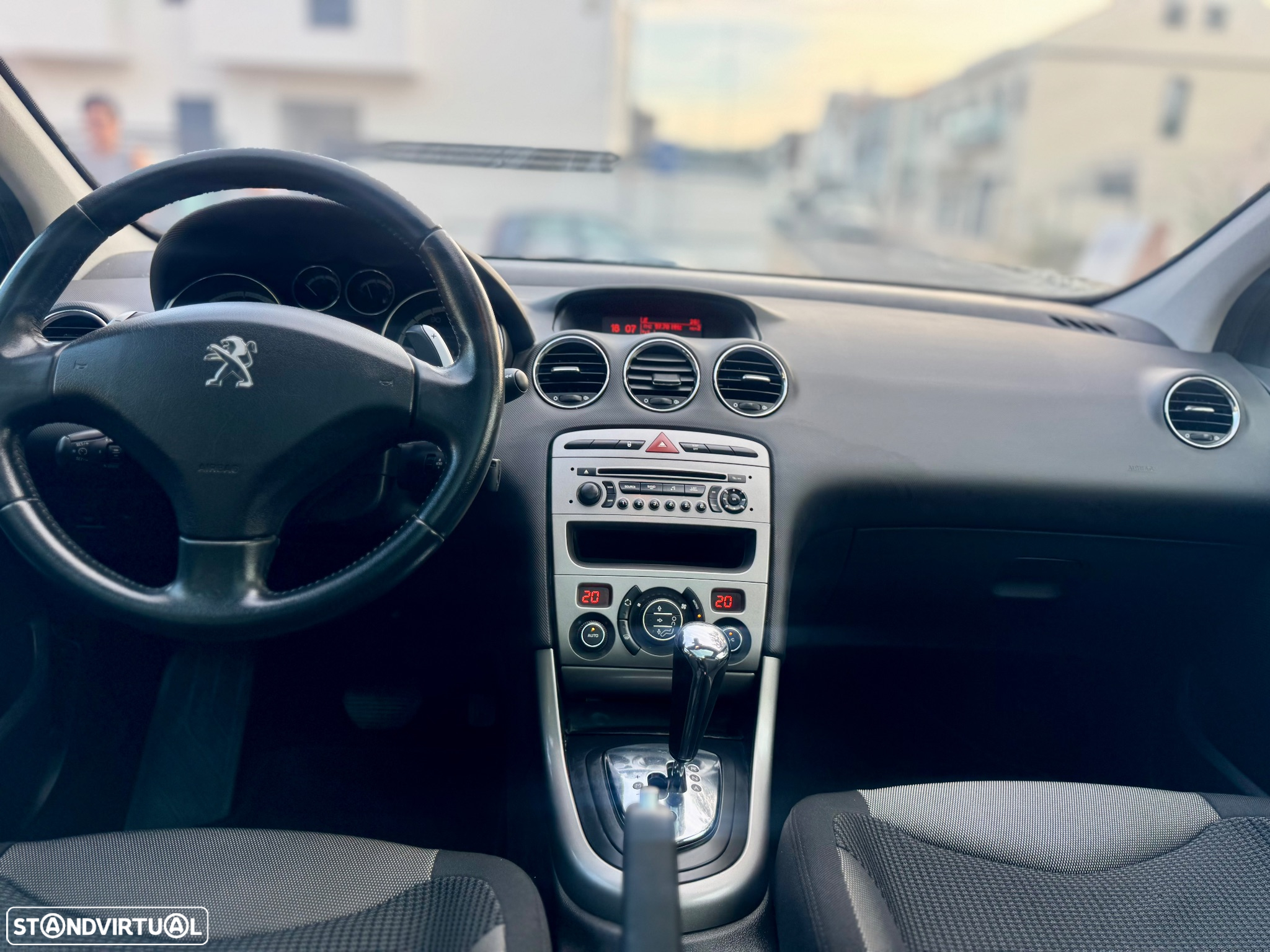 Peugeot 308 SW 1.6 e-HDi Active 2-Tronic - 11