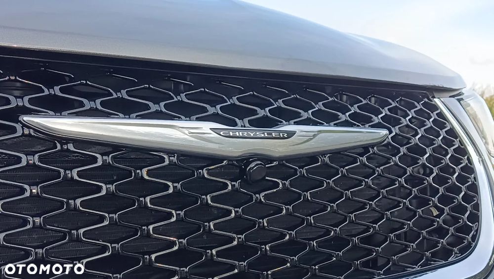 Chrysler Pacifica - 13