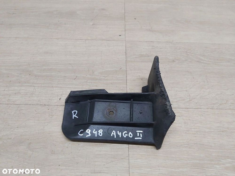 Toyota AYGO II chlapacz prawy tył zakończenie progu prawe 65631-0H030 - 15