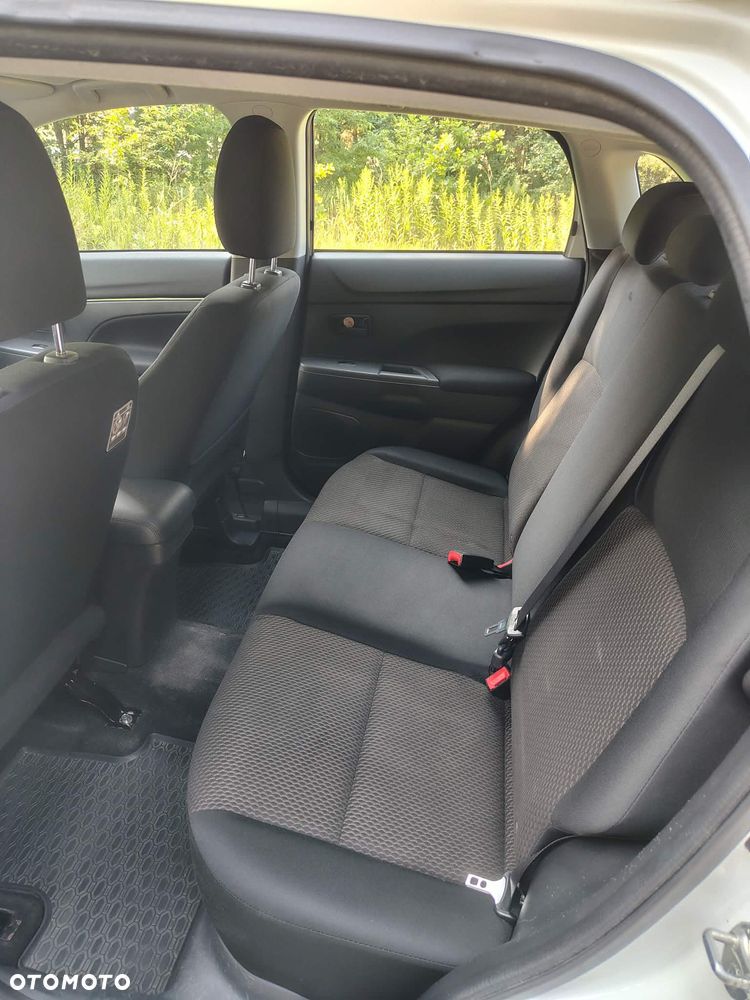 Mitsubishi ASX 1.6 Inform - 12