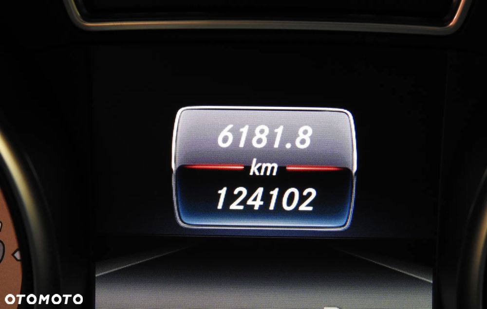 Mercedes-Benz CLA 180 7G-DCT - 16