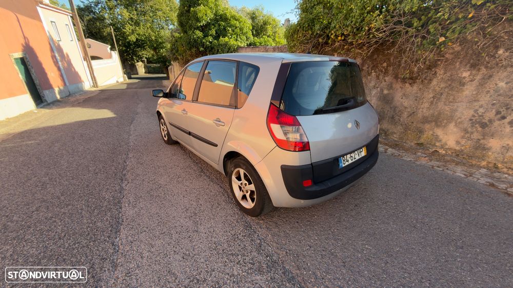 Renault Scénic 1.5 dCi Confort Dynamique - 4