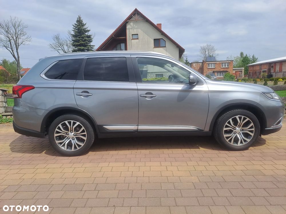 Mitsubishi Outlander - 8