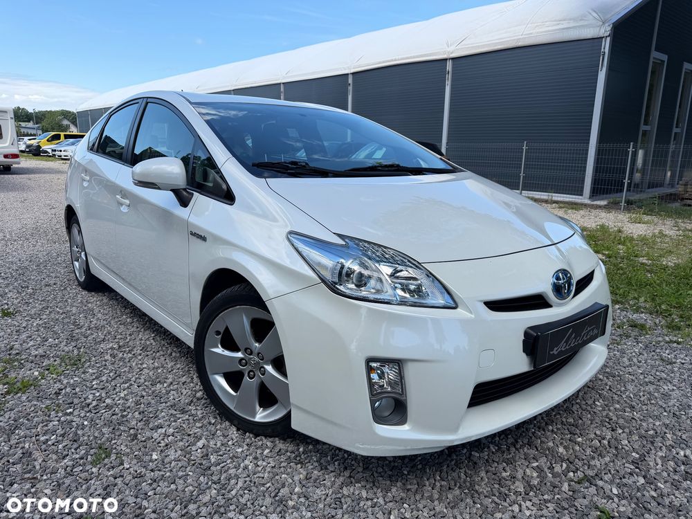 Toyota Prius (Hybrid) - 2