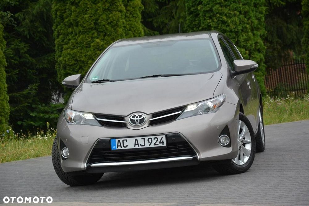 Toyota Auris 1.6 Executive - 2