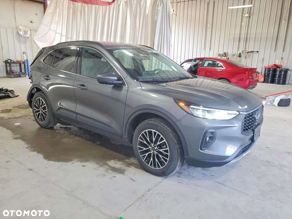Ford Escape - 2