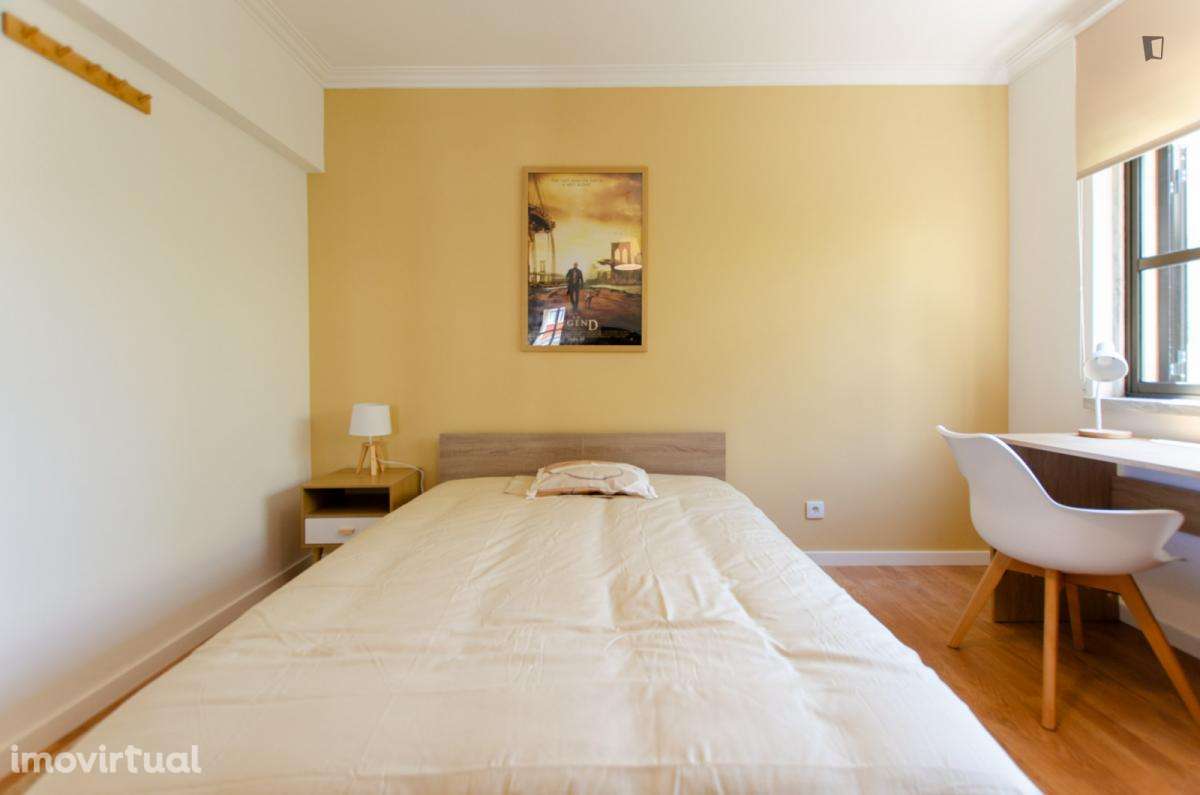 Quarto - localizado em Oeiras Lisbon - Grande imagem: 2/9