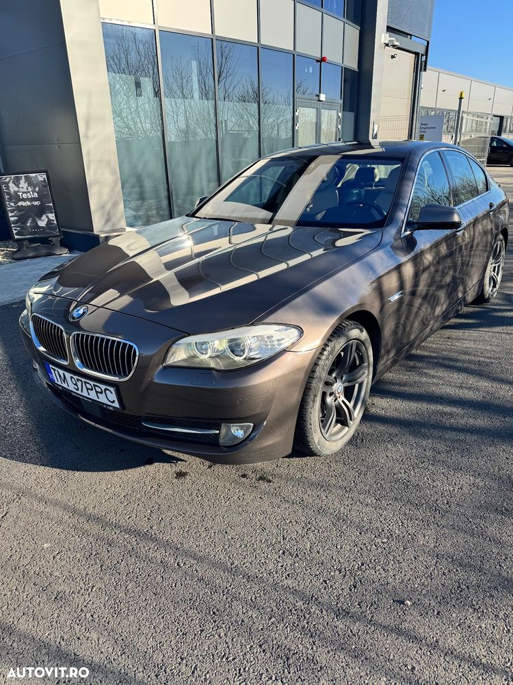 BMW Seria 5 525d xDrive - 7