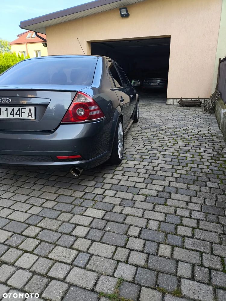 Ford Mondeo 3.0 V6 ST 220 - 9