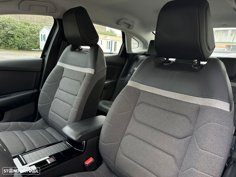 Citroën C4 X 1.2 PureTech Shine EAT8 - 8