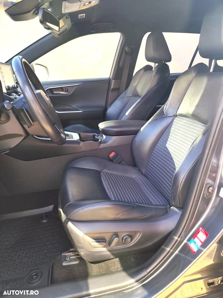 Toyota RAV4 - 10