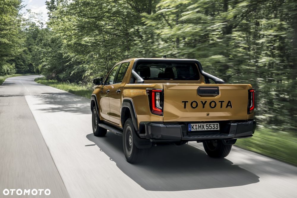 Toyota Hilux 2.8 D-4D mHEV Double Cab Invincible 4x4 - 5