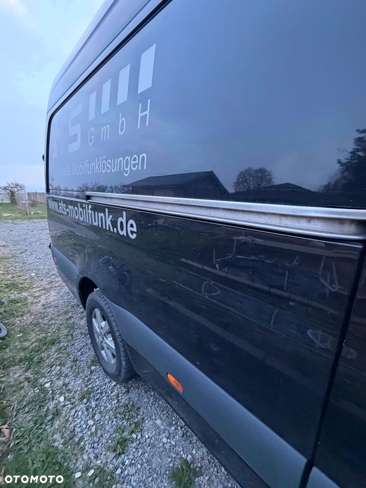 Mercedes-Benz 319 - 29