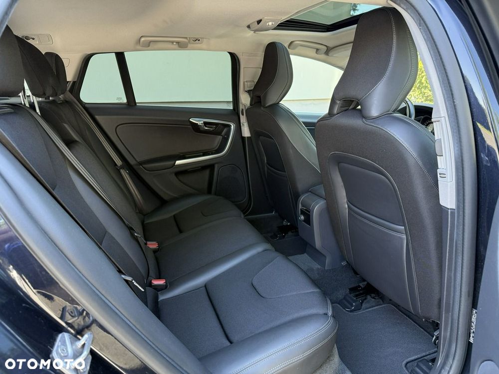 Volvo V60 T3 Geartronic Momentum - 7