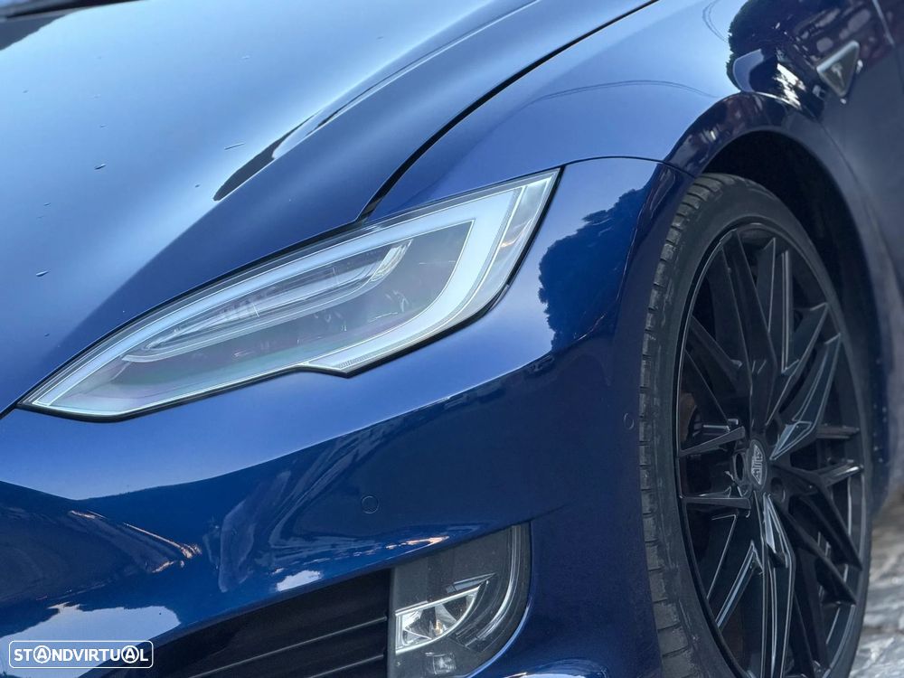 Tesla Model S - 14