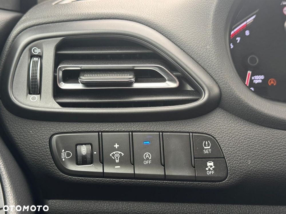 Hyundai i30 1.5 T-GDI 48V Executive - 12